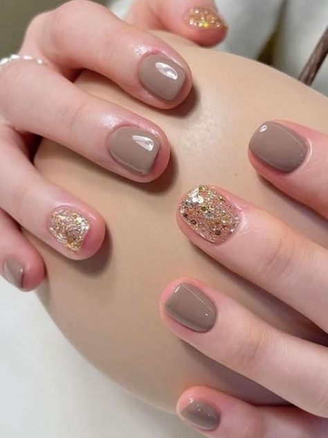 Brown Nail Designs, Brown Nail, Brown Nails Design, Minimal Nails Art, Gel Toe Nails, Hello Nails, Nude Nail Designs, Subtle Nails, Beauty Nails Design