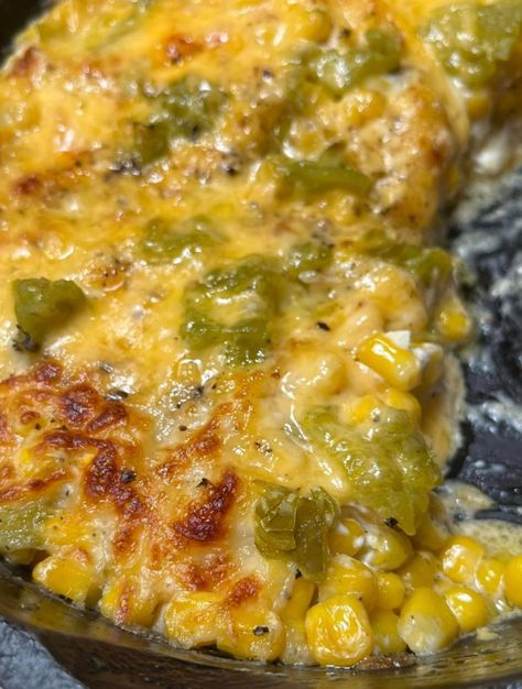 Cheesy Green Chile Corn Casserole... - Mama's Food Recipes Jiffy Corn Casserole Recipe, Green Chile Corn, Hispanic Food Recipes, Green Chili Casserole, Southwest Food, Chili Casserole, Cream Corn Casserole, Green Chili Recipes, Vegetable Casseroles