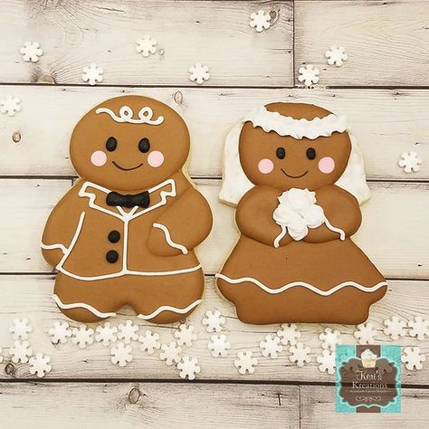 Gingerbread Wedding Cookies, Gingerbread Bride And Groom Cookies, Gingerbread Bride And Groom, Wedding Christmas Cookies, Christmas Wedding Cookies Decorated, Gingerbread Chapel, Gingerbread Wedding, Winter Wonderland Wedding Cakes, Edward Tulane