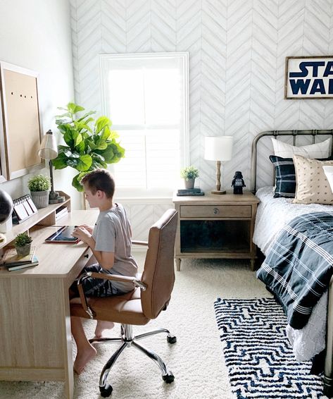 Boys Room Desk, Teenage Boy Room, My Texas House, Boys Bedroom Makeover, Big Boy Bedrooms, Teen Bedroom Designs, Boy Bedroom Design, Texas House, Teen Boy Bedroom