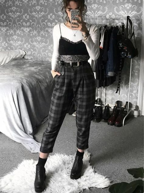 Harem Sweatpants, Moda Grunge, Plaid Pants Women, Korean Pants, Trend Accessories, High Waist Trousers, Women Streetwear, Grunge Look, Pleated Fabric