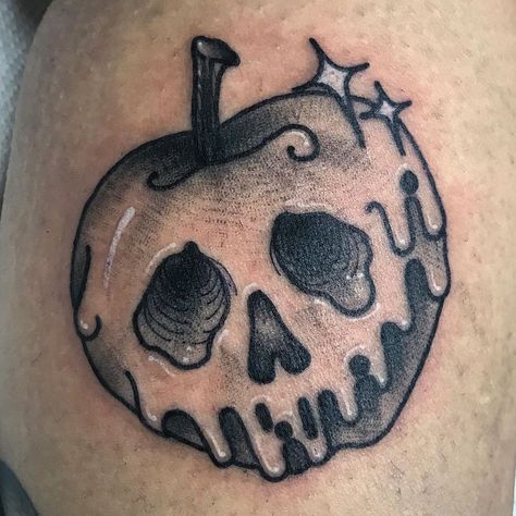 Snow White Poison Apple Tattoo, Snow White Apple Tattoo, Rotten Apple Tattoo, Snow White Tattoo Ideas, Poison Apple Tattoo, Snow White Tattoo, Disney Tattoos Quotes, Snow White Tattoos, Snow White Poison Apple