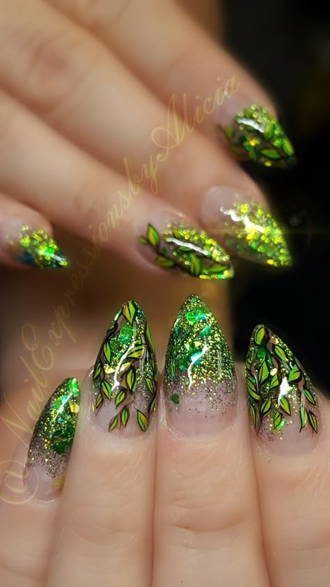 Trippy Mushroom Nails, Poison Ivy Nails, Enchanted Forest Nails, Forest Nails, Texture Nails, Ivy Nails, Mushroom Dress, Bog Witch, Poison Ivy Costume