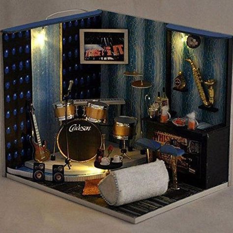 Miniature Dollhouse Rooms, Tiny Music Room, Dollhouse Music Room, Miniature Music Room, Mini Set Design, Mini Room Diy, Wall Diorama, Miniature Instruments, Musician Room