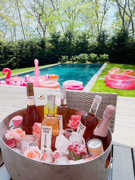 Luxurious Bachelorette Party, Swimming Pool Bachelorette Party, Pink Pool Decorations, Pink Floral Bachelorette Party, Pink Barbie Bachelorette Party, Bachelorette Party Decorations Pool, Bachelorette Party Ideas Pink Theme, Bridal Shower Pool Party Decor, Bachelorette Outdoor Decor