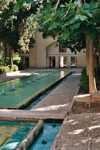 Persian Fountain, Islamic Gardens, Arabic Garden, Persian Gardens, Islamic Garden, Kashan Iran, Beautiful Iran, Iranian Architecture, Persian Garden