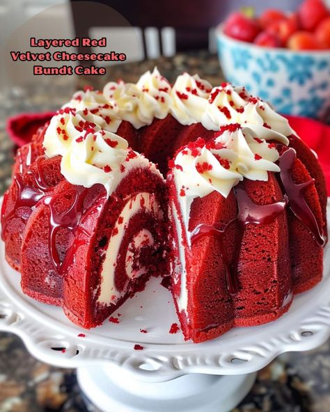 Cheesecake Bundt Cake, Bunt Cake Recipe, Bolo Red Velvet, Velvet Cheesecake, Velvet Cake Recipes, Red Velvet Cheesecake, Bday Gifts, Cake Making, Bundt Cakes Recipes