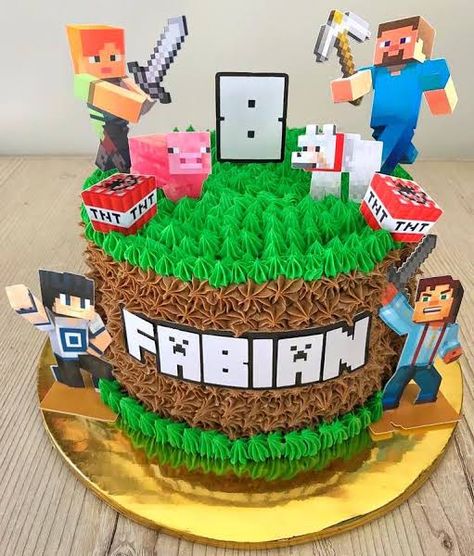 Game Party Ideas, Bolo Drip Cake, Pastel Minecraft, Minecraft Cake Designs, Minecraft Cupcakes, Minecraft Birthday Cake, 8th Birthday Cake, Happy Birthday Decor, Minecraft Banner Designs