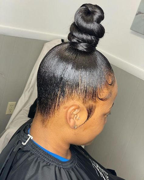 Twist Knot Bun, Hairstyles With Synthetic Hair, Bun Knot, Queen Hairstyles, Vanity Singer, Ninja Bun, Bridal Vibes, Knot Hairstyles, Bday Hair