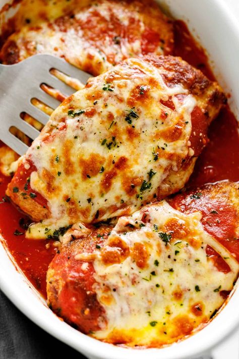 Low Carb Chicken Parmesan (Keto) - Cafe Delites Baked Chicken Parmesan Recipe, Keto Chicken Parmesan, Chicken Parmesan Recipe Baked, Low Carb Chicken Parmesan, Chicken Shawarma Recipe, Chicken Parmesan Recipe, Low Carb Low Fat Recipes, Chicken Ideas, Baked Chicken Parmesan