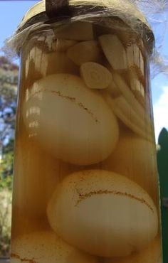 Garlic Pickled Eggs Recipe - Food.com - 215049 Garlic Pickled, Pickled Eggs Recipe, Canning Pickles, Pickled Eggs, Pickled Garlic, Beet Juice, Eggs Recipe, Pickle Juice, Home Canning