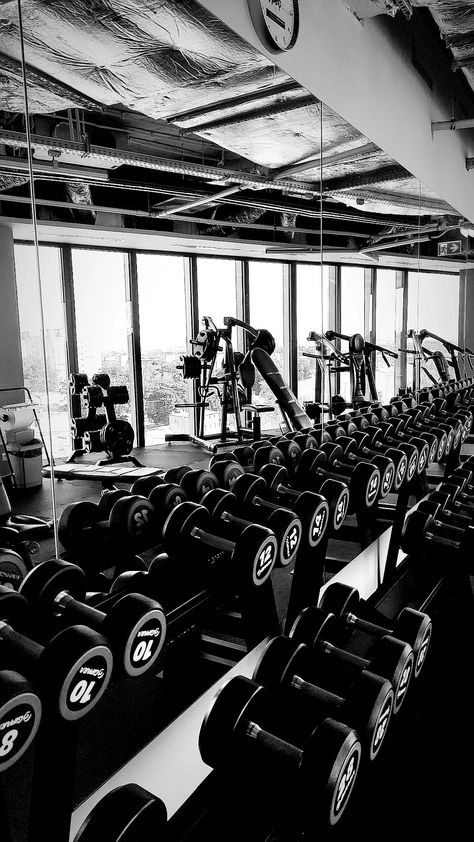 Beige Gym Aesthetic, Black And White Gym Aesthetic, Black Fitness Aesthetic, Black Gym Aesthetic, Gym Aesthetic Dark, Gym Black And White, Gym Wallpaper, Aesthetic Black And White, Weight Room