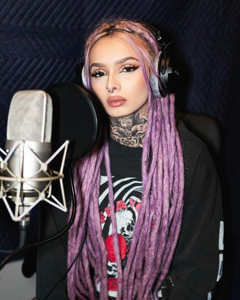 Zhavia Ward, Weird Haircuts, Beautiful Dreadlocks, Unique Jackets, Music Taste, Dainty Tattoos, Girly Outfits, Box Braids, Girl Tattoos