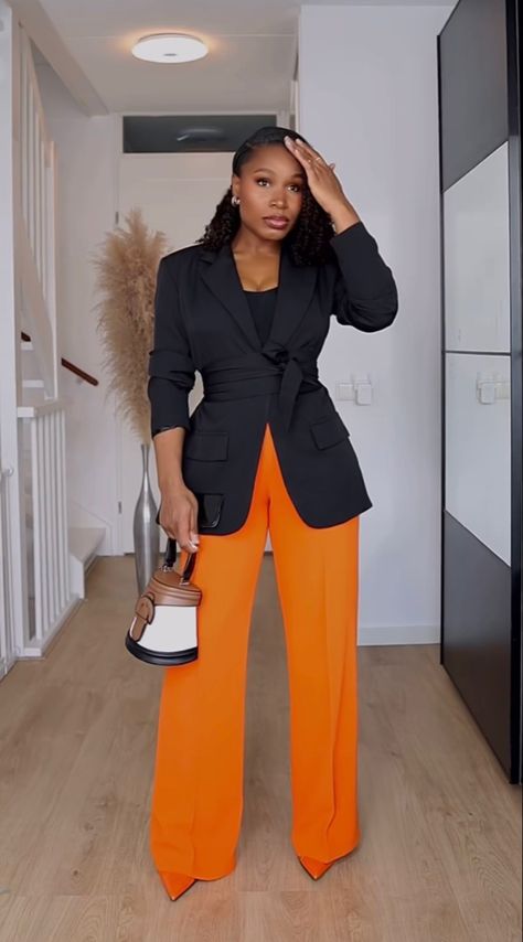 Blazer Outfits Office Business Casual, Cute Fall Professional Outfits, Outfit For Work Women, Baddie Business Outfits, Long Blazer Outfit, Baddie Business, Orange Pants Outfit, Cute Professional Outfits, Fashionable Work Outfit