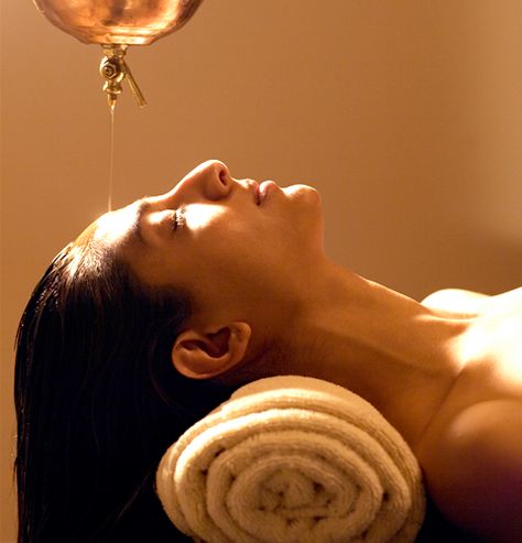 Honey Spa. Relax your face. wear2where.com knows the best spots. Luxury Spa Aesthetic, Massage Content, Spa Photography, Spa Lifestyle, Spa Vibes, Casual Blouse Designs, Spa Images, Head Spa, Esthetics Room