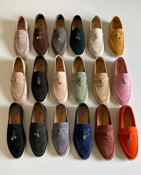 Loafer Outfits Women, Loro Piana Shoes, Loafer Outfits, Fluffy Shoes, Loafers Outfit, Celebrity Casual Outfits, Guys Clothing Styles, Mode Casual, Aesthetic Shoes