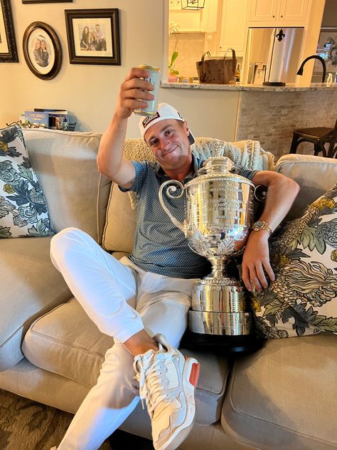 Justin Thomas on Twitter: "Cheers to an eventful 3 weeks on the road. Might have ended with an MC but hey, at least I still get to bring this home 🙌… https://t.co/yaaL9jrYt7" Best Golf Irons, Justin Thomas, Golf Poster, Golf Irons, Ryder Cup, The University Of Alabama, Sports Aesthetic, Tiger Woods, Play Golf