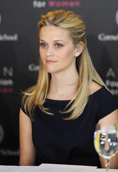 straight pulled back Hair Pulled Back From Face, Pulled Back Ponytail, Hair Pulled Back, Office Hairstyles, Pulled Back Hairstyles, Straight Pins, Front Hair Styles, Reese Witherspoon, Wedding Hair