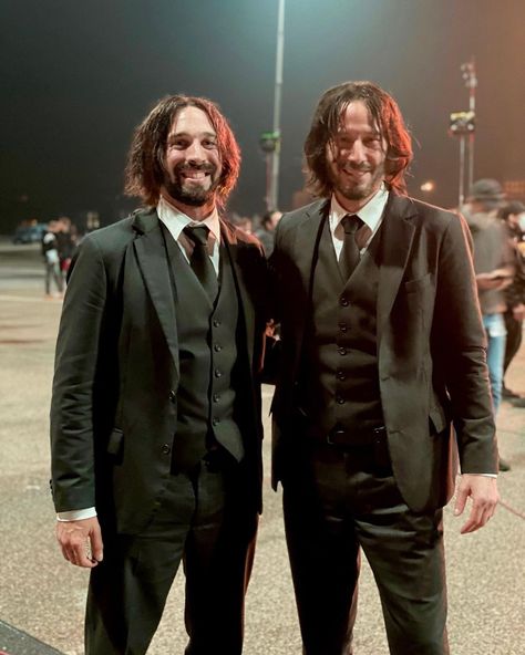 Johnwick4 stunts Keanu Reeves Movies, Keanu Reeves Quotes, John Wick Movie, Neon Photography, Keanu Reeves John Wick, Happy New Year Pictures, Stunt Doubles, New Year Pictures, Men Aesthetic