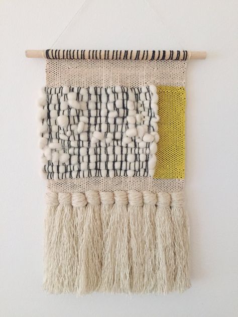 Wall Weave, Weaving Loom Projects, Weaving Wall Hanging, Felt Yarn, Woven Wall Hangings, Macrame Weaving, Diy Weaving, Weaving Ideas, Weaving Loom