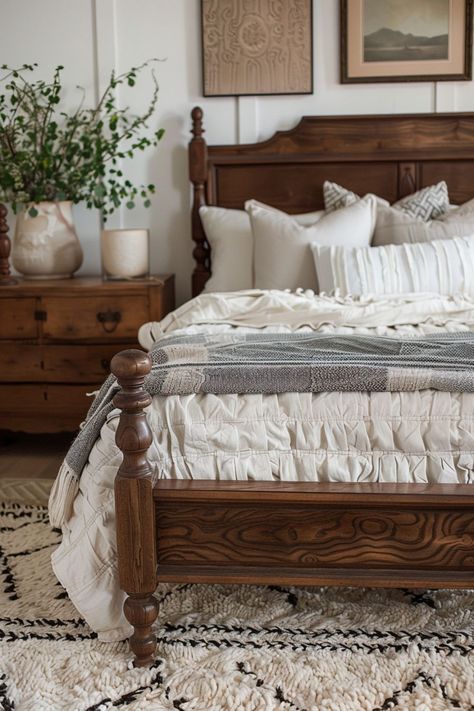 Dive into over 50 vintage farmhouse bedroom ideas for a cozy and modern aesthetic. Discover chic inspiration for decor, color schemes, textiles, and more! Mantle Over Bed, Country Chic Bedroom Decor, Diy Farmhouse Bed Frame Queen Size, Organic Vintage Bedroom, Romantic Farmhouse Bedroom Ideas, Rustic Farm Bedroom, Antique And Modern Mix Decor Bedroom, Southern Decor Bedroom, Modern Vintage House Decor