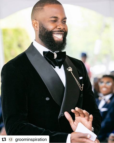 Black Men Wedding Attire, Black Groom, Best Wedding Suits, Wedding Groomsmen Attire, Groomsmen Tuxedos, Groom And Groomsmen Suits, Custom Tuxedo, Mens Casual Suits, Blazer Outfits Men