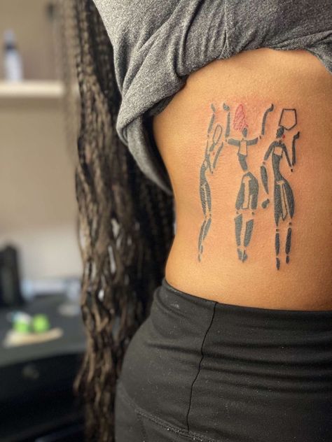 Black Heritage Tattoos, African American Art Tattoo, Earthy Tattoos Black Women, Erykah Badu Tattoo Ideas, Patchwork Tattoo Black Women, Neo Soul Tattoo, Women Silhouette Tattoo, Erykah Badu Tattoo, Afrocentric Tattoos For Women