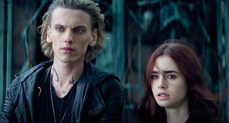 Jamie Campbell Bower and Lily Collins as Jace Wayland and Clary Fray in The Mortal Instruments: City of Bones (2013). #Themortalinstruments #Cityofbones #2013 #JamieCampbellBower #LilyCollins #JaceWayland #ClaryFray #CassandraClare #movie Jace Wayland And Clary Fray, To The Bone Movie, Clary And Jace, Comfort Movies, Jace Wayland, Clary Fray, Shadowhunter Chronicles, Jamie Campbell, Jamie Campbell Bower