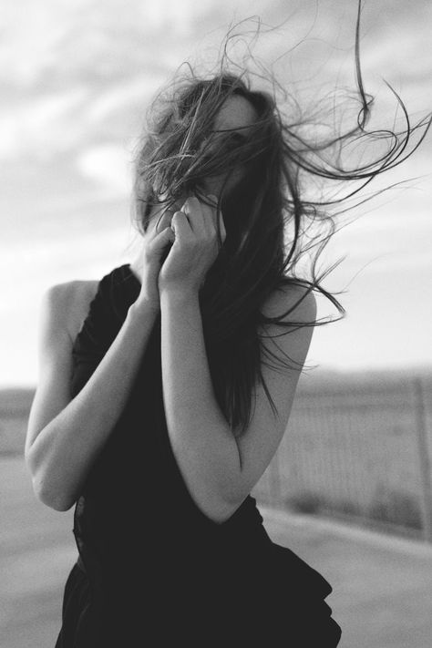 Windy Photoshoot, Wind Blown Hair, Pale Moon, Real Witches, Light Writing, Black And White Face, Blowing In The Wind, Pictures With Friends, Best Friend Photoshoot