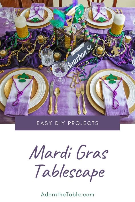 Diy Mardi Gras Decorations, Mardi Gras Tablescape, Mardi Gras Dinner Party, Mardi Gras Dinner, Mardi Gras Party Decorations, Mardi Gras Wedding, Dinner Party Table Settings, Mardi Gras Crafts, Mardi Gra