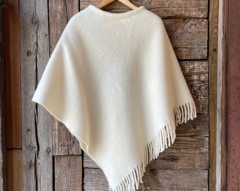 Poncho Crochet Pattern Boho Crochet Pattern Easy Crochet - Etsy Crochet Cape Pattern, Womens Outdoor Fashion, Mens Poncho, Boho Crochet Patterns, Crochet Cape, Cape Pattern, Masculine Fashion, Blanket Poncho, Crochet Poncho Patterns