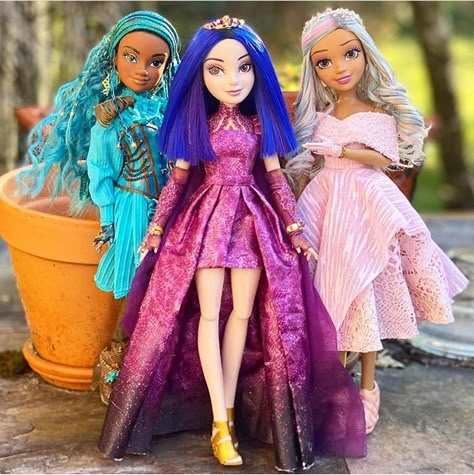 Descendants Dolls, Disney Descendants Dolls, Descendants Movie, Disney Descendants Movie, Sarah Jeffery, Disney Channel Descendants, Disney Descendants 3, Descendants 1, Descendants 3