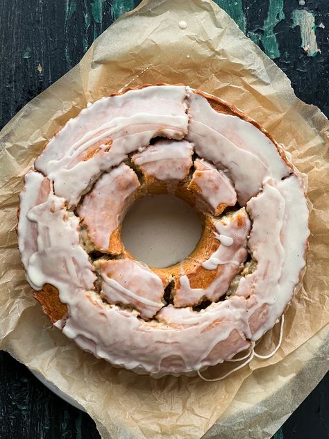 This delicious Bundt cake is loaded with all of the nostalgia of an old fashioned donut. I plan to develop is chocolate counterpart, so stand by! Inverting the cake to reveal the cracks gives this an authentic donut appearance especially once covered with the vanilla glaze. If you prefer presenting Roasted Honey Nut Squash, Donut Bundt Cake, Honey Nut Squash, Cheesy Beans, Sour Cream Donut, The Swimmers, Old Fashioned Donut, Cream Donut, Vegetarian Comfort Food