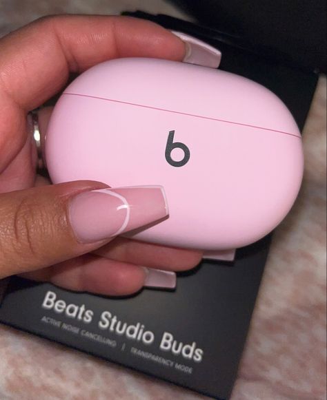 Pink Beats Studio Buds Beats Studio Buds Case, Beats Buds, Beats Headphones Aesthetic, Beats Earbuds, Headphones Beats, Headphones Apple, Beats Studio Buds, Headphones Aesthetic, Apple Aesthetic