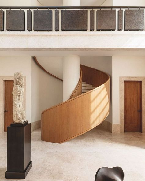 Staircase Aesthetic, Curved Wood, Huge Windows, Wood Stairs, April 3, Oak Dining Table, Interior Architect, Side Table Wood, Beach Home