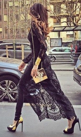 Black lace maxi cardigans Black Lace Kimono, Kimono Outfit, Mode Kimono, Look Rock, Maxi Cardigan, Lace Kimono, London Street Style, Lace Cardigan, Cardigan Outfits