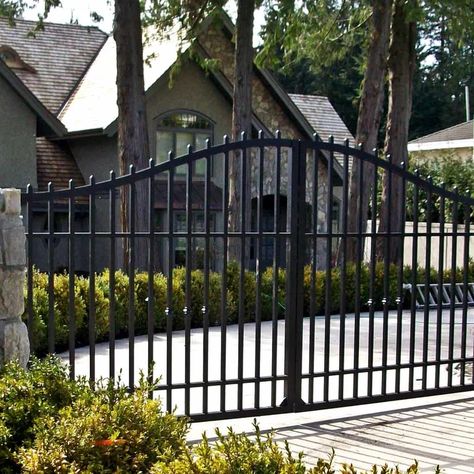 White Gate, Aluminum Driveway Gates, Wrought Iron Gate Designs, Drive Gates, House Gate, Fence Doors, Side Gates, Rustic Exterior, Front Gate Design