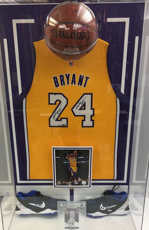 Jersey Presentation, Sports Room Man Cave, Sports Pictures Display, Dream Man Cave, Jersey Display, Sports Frames, Man Cave Room, Basketball Wall, Trophy Rooms