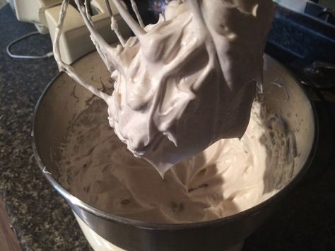 Protein Fluff - 4 oz almond milk, 1 scoop casein powder, 1 t xanthan gum (optional for casein, necessary for whey). Whip on high for 15 minutes, then stick in freezer for about 15 minutes. Caramel Pound Cake, Protein Fluff, Sugar Frosting, Macro Friendly Recipes, Protein Treats, Protein Powder Recipes, Protein Desserts, Powder Recipe, Vanilla Frosting