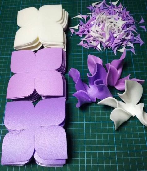 Flower Foam Diy, Kitchen Ideas Farmhouse, Paper Flower Patterns, Paper Flower Art, Paper Snowflake, Small Kitchen Ideas, Fleurs Diy, Paper Flower Template, Paper Flowers Craft