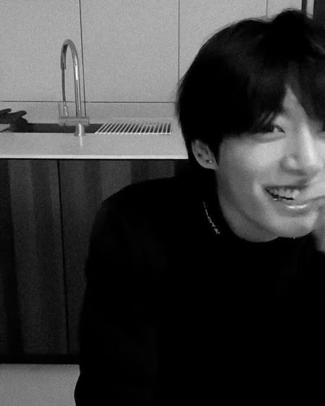 Jeongguk Jeon, Bts Black And White, Jungkook Dark, Jungkook Selca, Jeon Jungkook Photoshoot, Jungkook Aesthetic, Jungkook Abs, Naha, Jungkook Cute