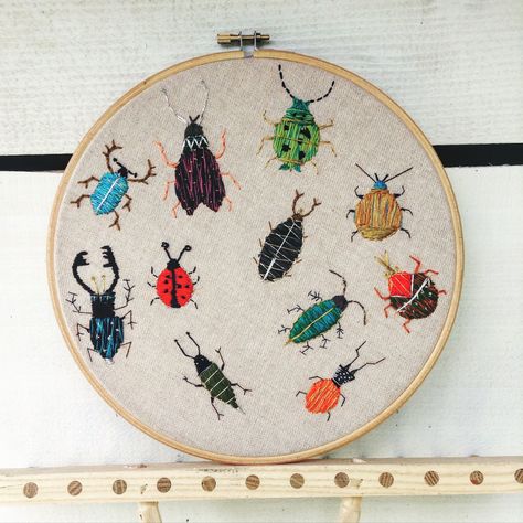 Sara Savelj- hand embroidery "Bugs" Yumiko Higuchi, Bugs Embroidery, Hand Embroidery Projects, 자수 디자인, Embroidery Craft, Fabric Projects, Embroidery Inspiration, Hoop Art, Diy Embroidery