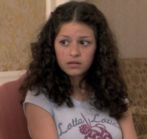 alia shawkat as maeby in arrested development Alia Shawkat Arrested Development, Maeby Funke Arrested Development, Arrested Development Maeby, Maeby Funke, Alia Shawkat, Arrested Development, Will Arnett, Television Show, Aesthetic Pictures