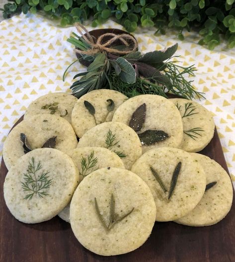 Herb Shortbread, Parmesan Shortbread, Dinner Party Favors, Sunshine And Flowers, Savoury Crackers, Savoury Biscuits, Savory Herb, Be More Creative, Creative Cooking