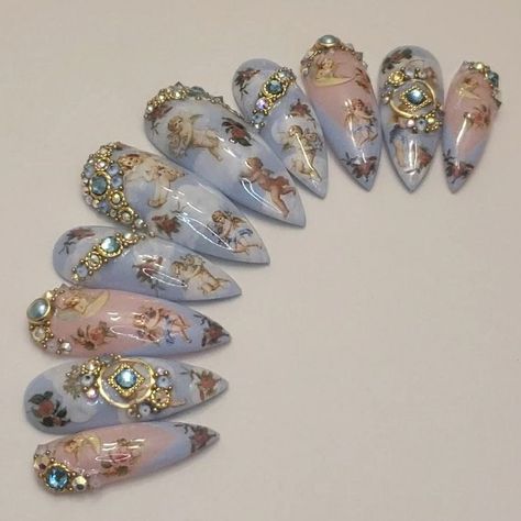 Spring Nails With Charms, Rococo Nail Art, Marie Antoinette Nails, Rococo Nails, Victorian Nails, Baroque Nails, Milky Nails, Beauty Nails Design, Goth Nails