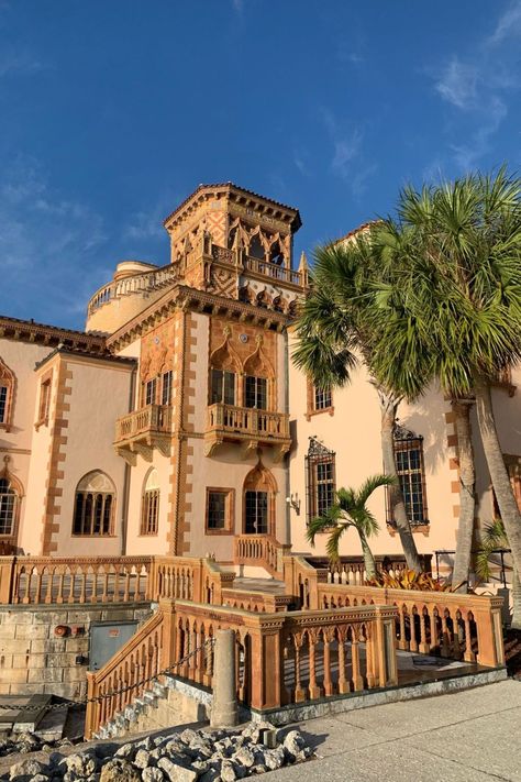 There’s a ton to do both in the city of Sarasota and in the surrounding area and keys. Here's everything to do during a weekend in Sarasota. #sarasota #florida The Ringling Sarasota Florida, Things To Do In Sarasota Florida, Sarasota Florida Aesthetic, Sarasota Restaurants, Siesta Key Village, Columbia Restaurant, Siesta Key Beach, Southern Pride, Travel North America