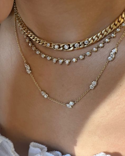 Layer Gold Necklaces, Bridal Diamond Necklace Design, Necklace Styling, Neck Stack, Bridal Diamond Necklace, Jewellery Photography Inspiration, Jewellery Design Sketches, Right Or Wrong, Diamond Necklace Designs