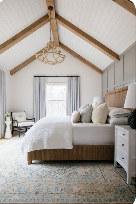 Chic Mudroom, Slanted Ceiling Bedroom, Vaulted Ceiling Ideas, Kate Marker Interiors, Mudroom Organization, Slanted Ceiling, Bedrooms Decor, Bedroom Renovation, Bedroom Panel