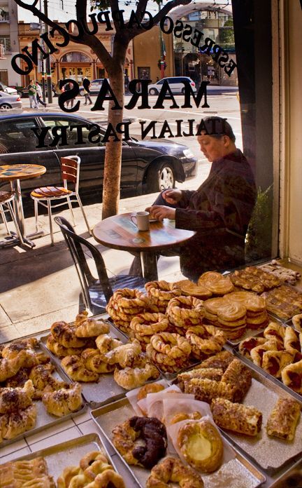 Beach Bakery, Italian Bakery, Bread Shop, Italian Pastries, Italian Cafe, Italian Pastry, Bakery Display, Coffee Shop Aesthetic, Cafe Bistro