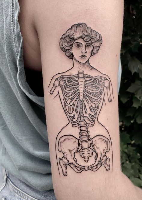 Anatomicum: Tattoo Artist Katy Wiedemann Translates Science to Skin and Paper | Female Tattooers Scientific Illustration Tattoo, Scientific Tattoo, Katie Scott, Wellcome Collection, Female Tattoo Artists, Gothic Tattoo, Line Art Tattoos, What To Draw, Scientific Illustration